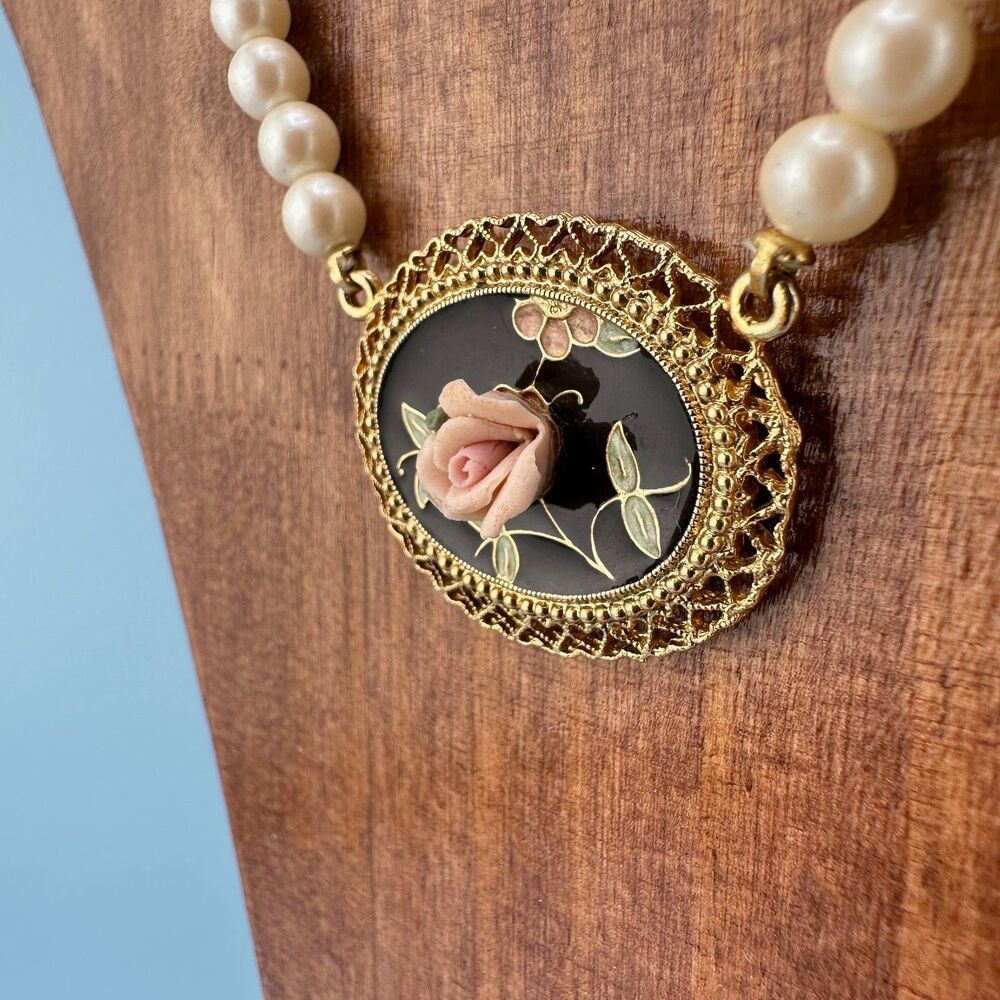 Vintage 1928 Porcelain Rose Station Pendant Necklace Faux Pearl Victorian Style - Picture 4 of 15